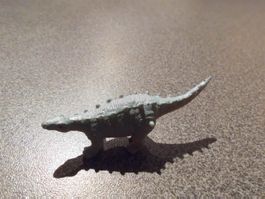 Dinosaurier grau/Stacheln