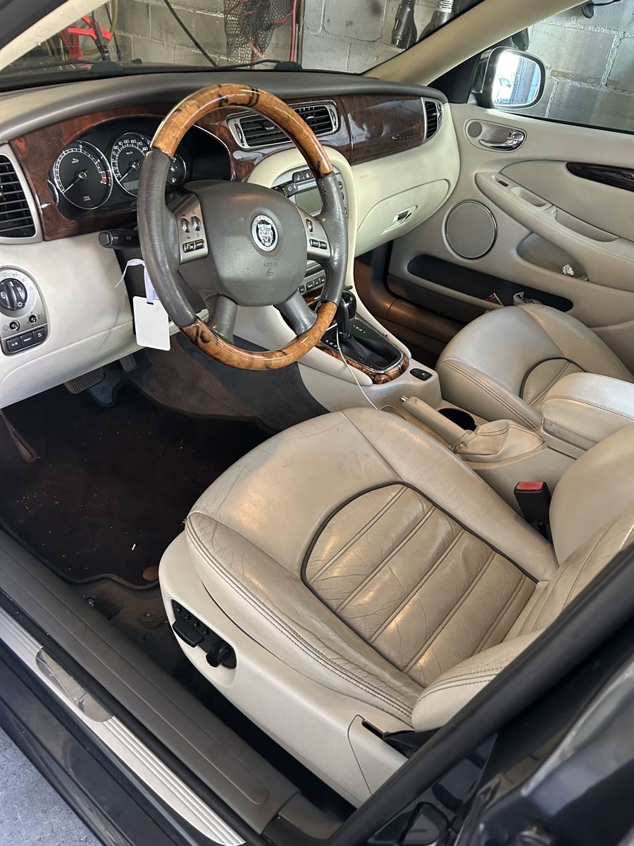 Jaguar Autos: Jaguar X-Type 2.2d – D'occasion à Lachen SZ par nk.sv 1