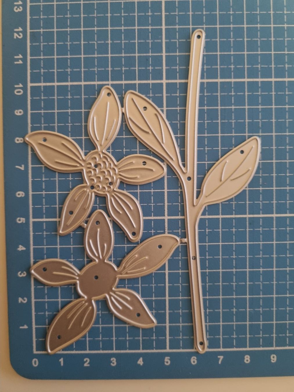 Sciablone: Stanzschablone Nr.136, Blume (Sizzix geeignet) – Nuovo e nell'imballaggio originale da Gretzenbach venduto da Fliegepilz56 1