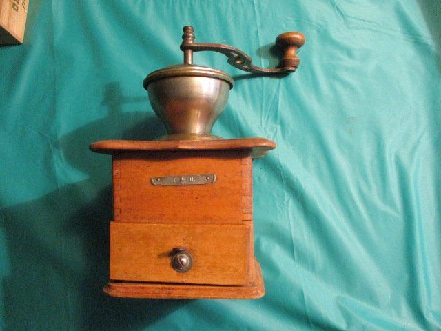 Macchine per caffè & Macchine per espresso: Très ancien moulin à café – Usato da Lovens venduto da Jelmi