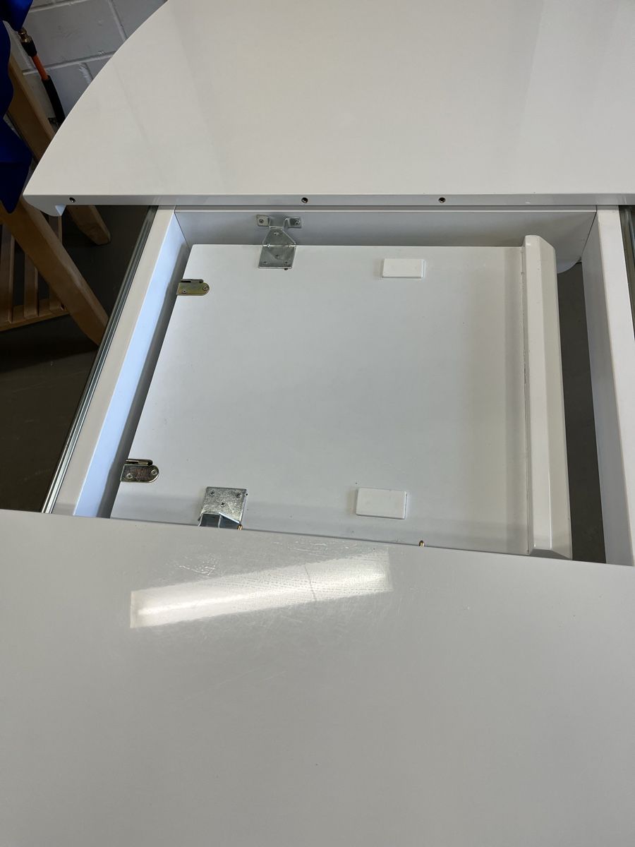 Tavoli: Moderner Ausziehtisch, weiss – Usato da Strengelbach venduto da RaenAntikDesign 4
