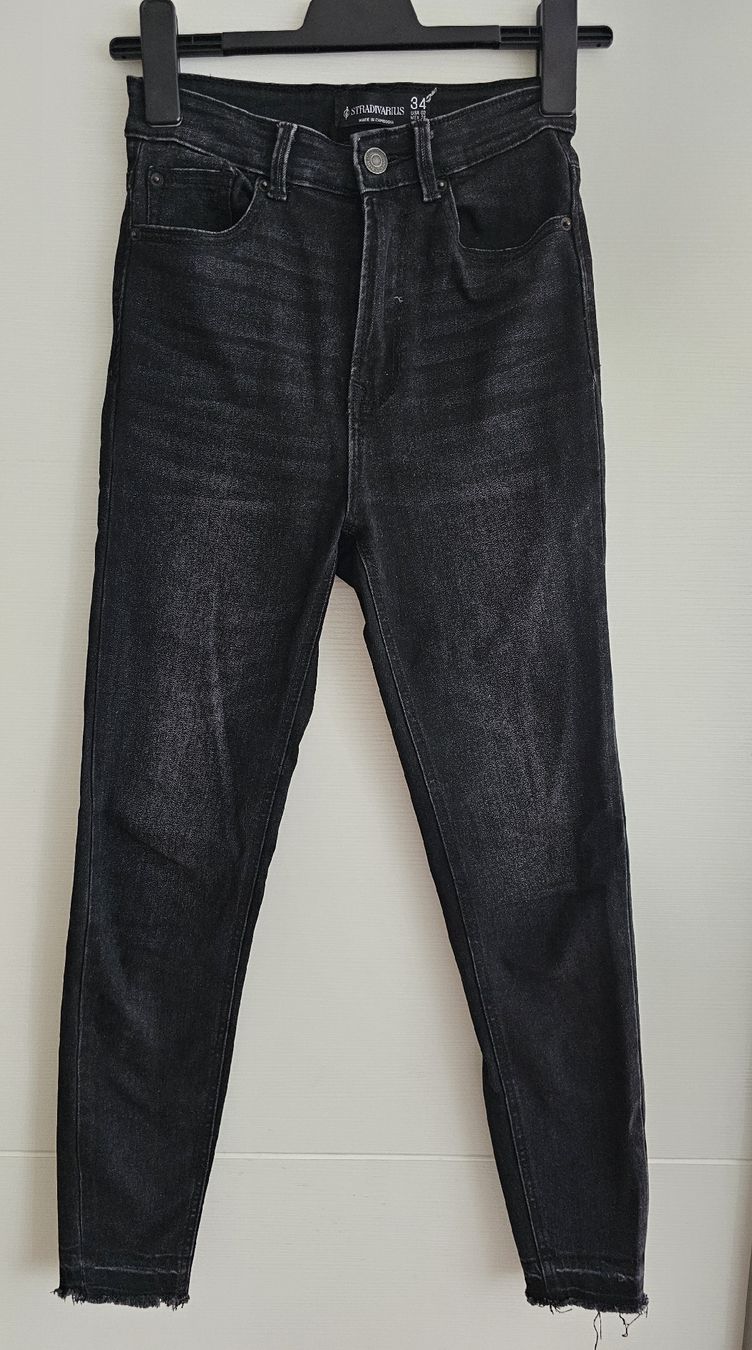 Stradivarius Jeans: **Stradivarius Jeans Gr. 34** – Usato da Steinmaur venduto da Kiki_m240