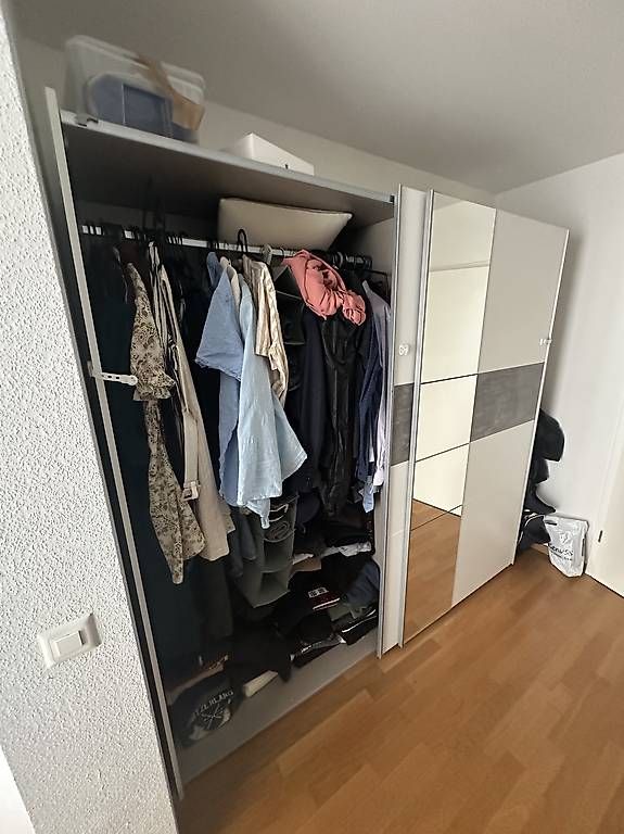 Armadi: Schiebetürenschrank mit Spiegel – Usato da Rheinfelden venduto da saandr0 1