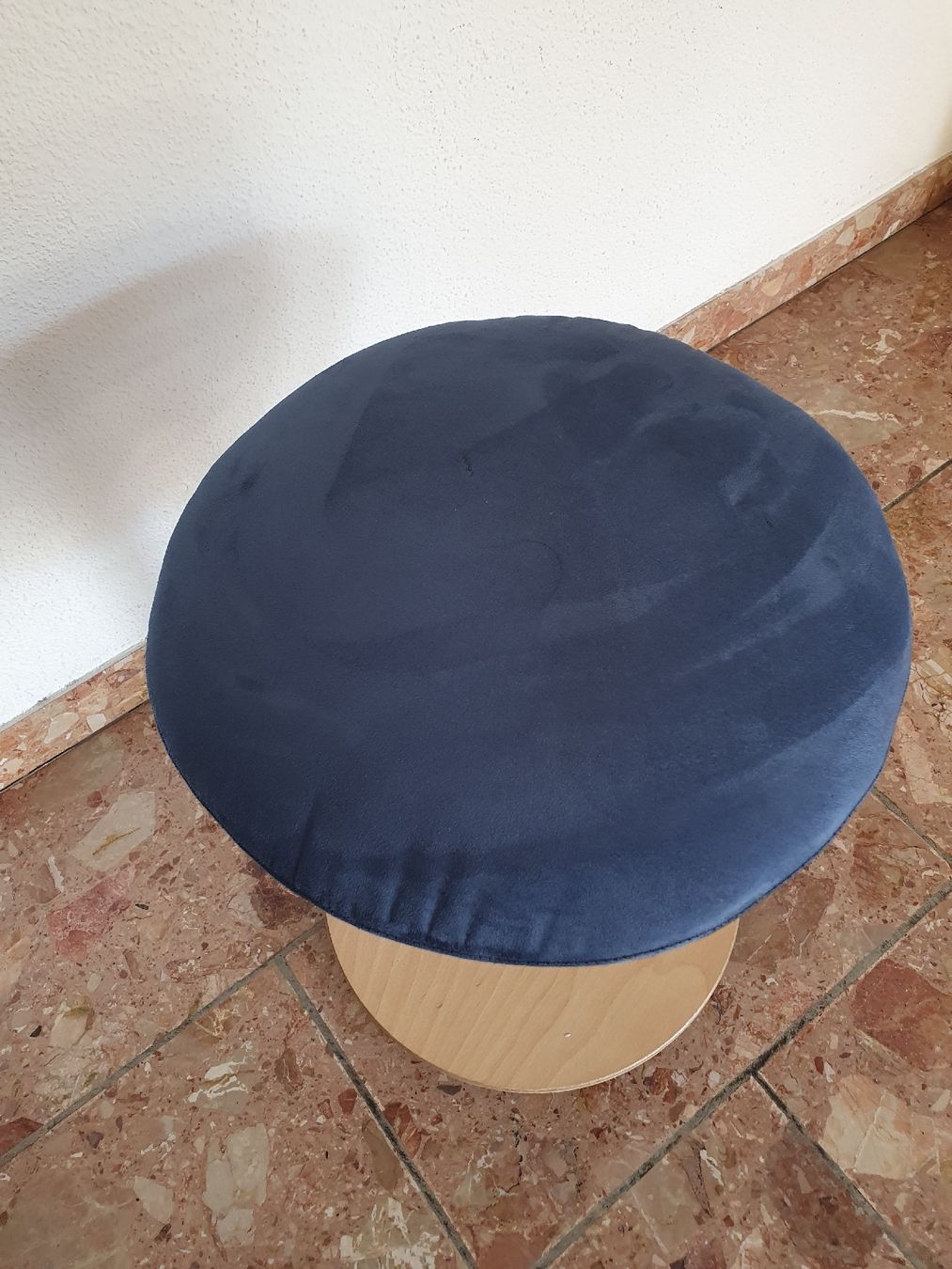 Stühle: Ergonomie Bürohöcker, Bürostuhl – Gebraucht aus Kriens von delee 2