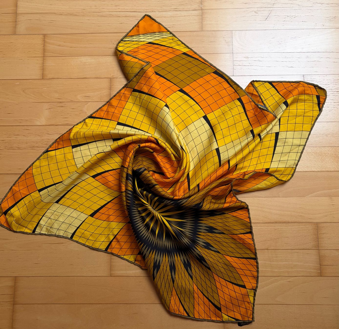 Foulards, Tücher & Schals: Seide Foulard – Gebraucht aus Unterägeri von Jutka_04 2