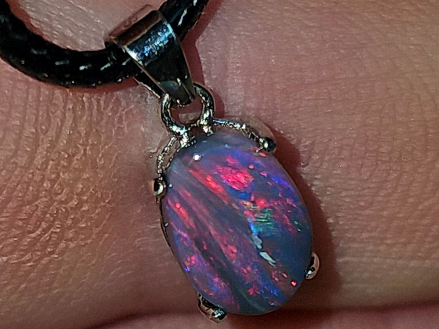 Pietre preziose: Natürlicher australischer Blackopal Silber-Anhänger – Nuovo e nell'imballaggio originale da Uerkheim venduto da Winwinner