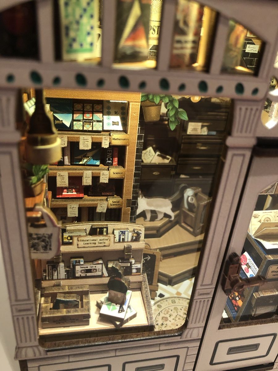 Tutte le decorazioni: The Scholar's Bookstore - Book Nook – Usato da Zollikofen venduto da DelNero 1