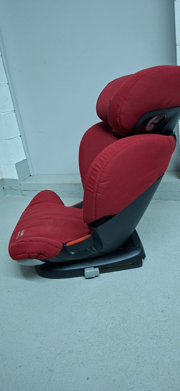 Maxi-Cosi Seggiolini per auto: Maxi-Cosi RodiFix Kindersitz – Usato da Winterthur venduto da Robindr400 1