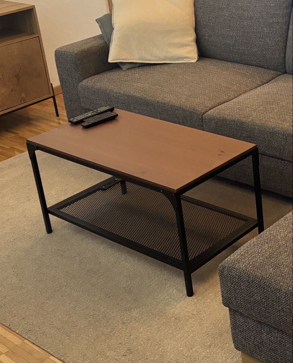 Tavoli: Wohnzimmer Tisch – Usato da Schänis venduto da Majorinho 1