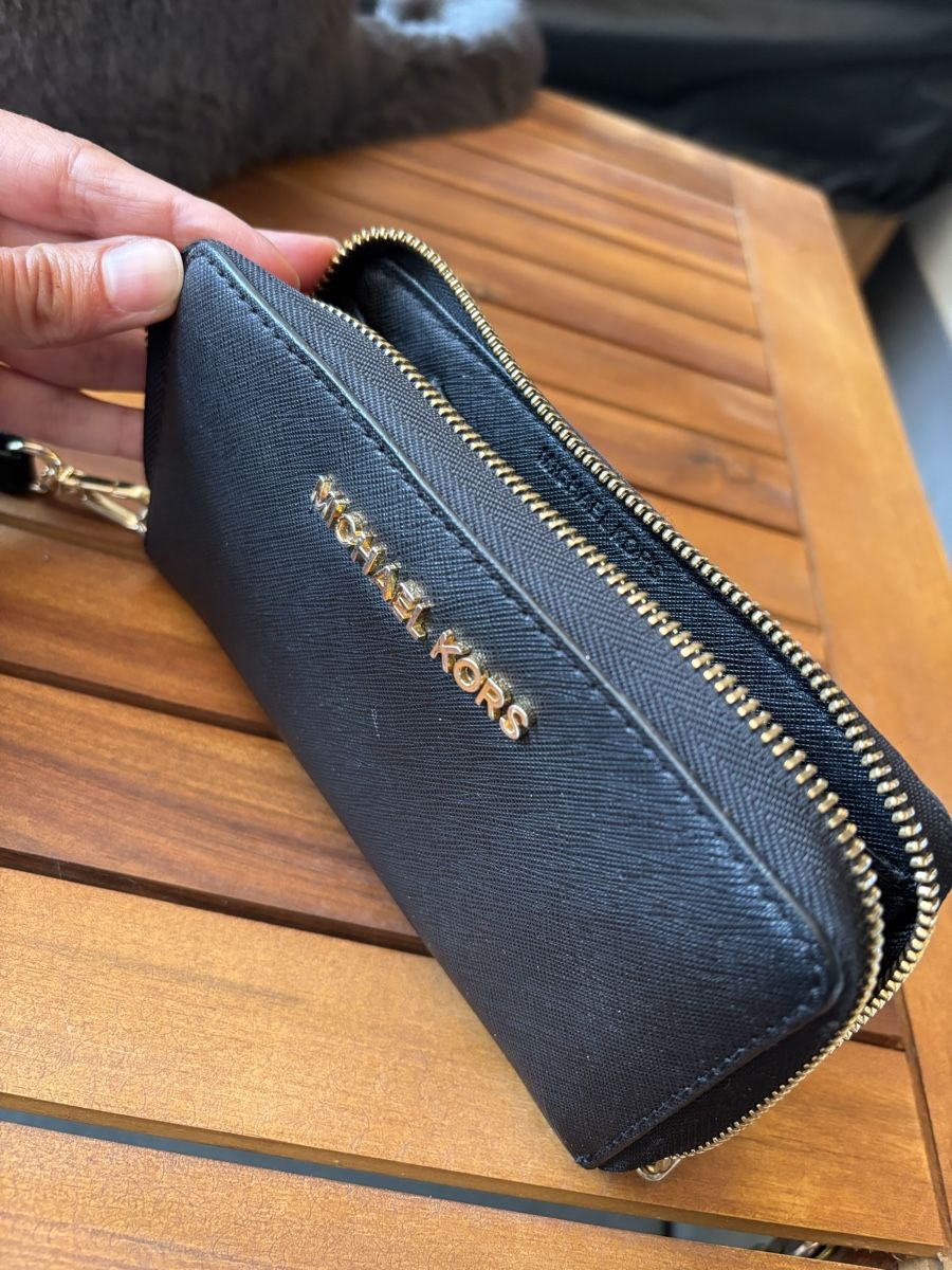 Michael Kors Portamonete: Michael Kors Black Wallet with golden Zip – Usato da Zürich venduto da cha_jz8q 3