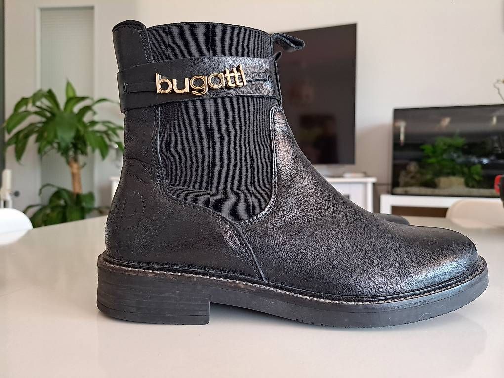 Scarpe da donna: Bugatti stivali bassi – Usato da Tesserete venduto da smarties70