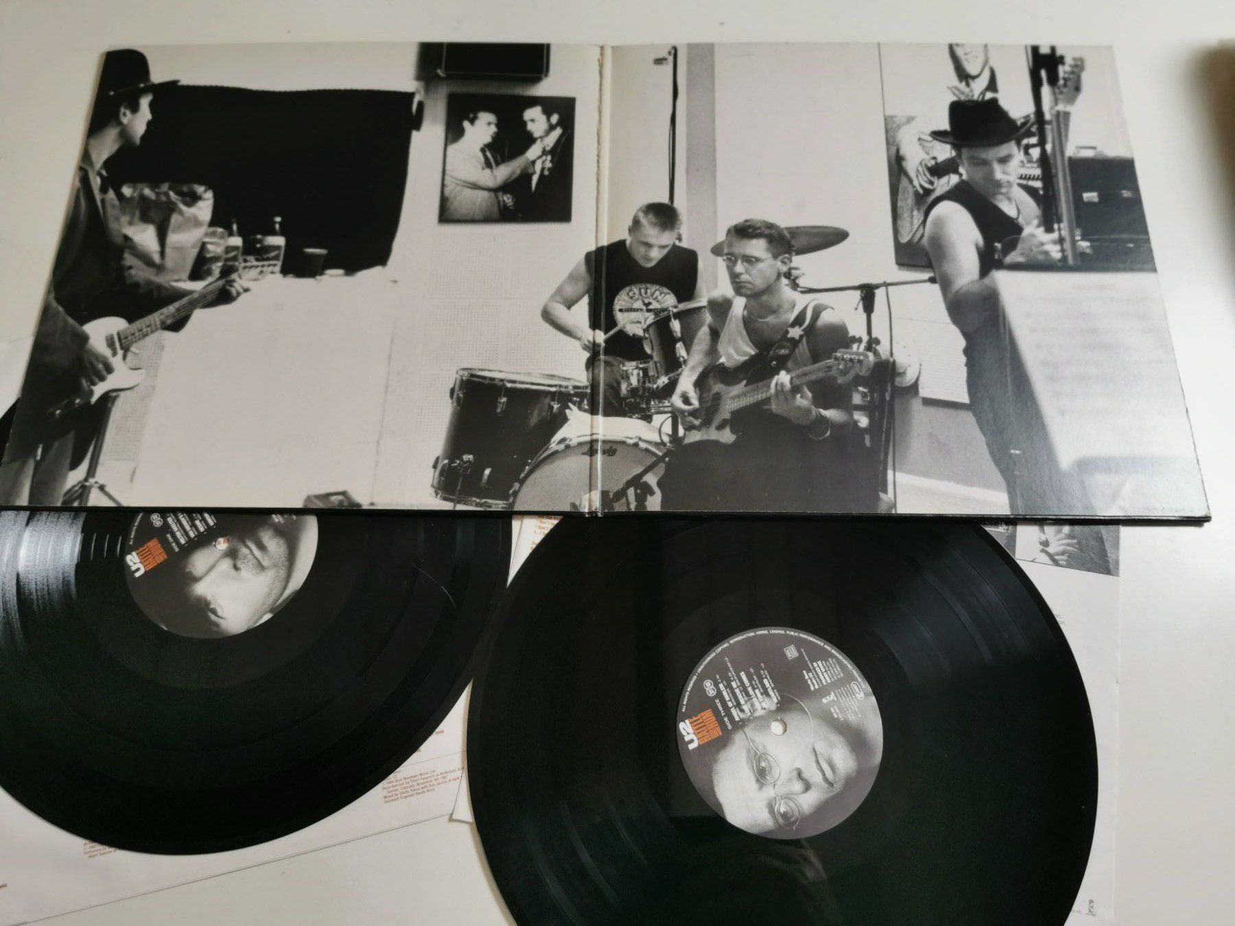 Vinyles: U2 - RATTLE AND HUM – D'occasion à Grafenried par House-of-Oldies 2