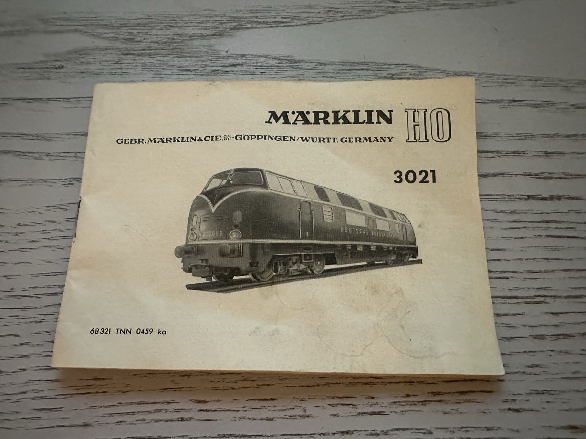 Märklin Modellini di ferrovie: Märklin 3021 DB V200 Anleitung – Usato da Lupsingen venduto da New-Haven