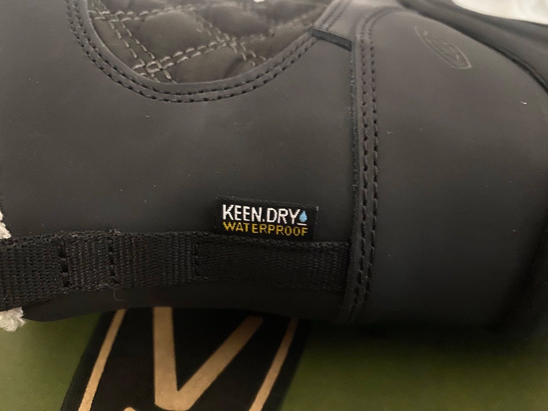 Keen Damenschuhe: Winterschuh Damen Keen Grösse 38.5 NEU mit Schachtel – Neu und originalverpackt aus Gasel von doctor_doak 5