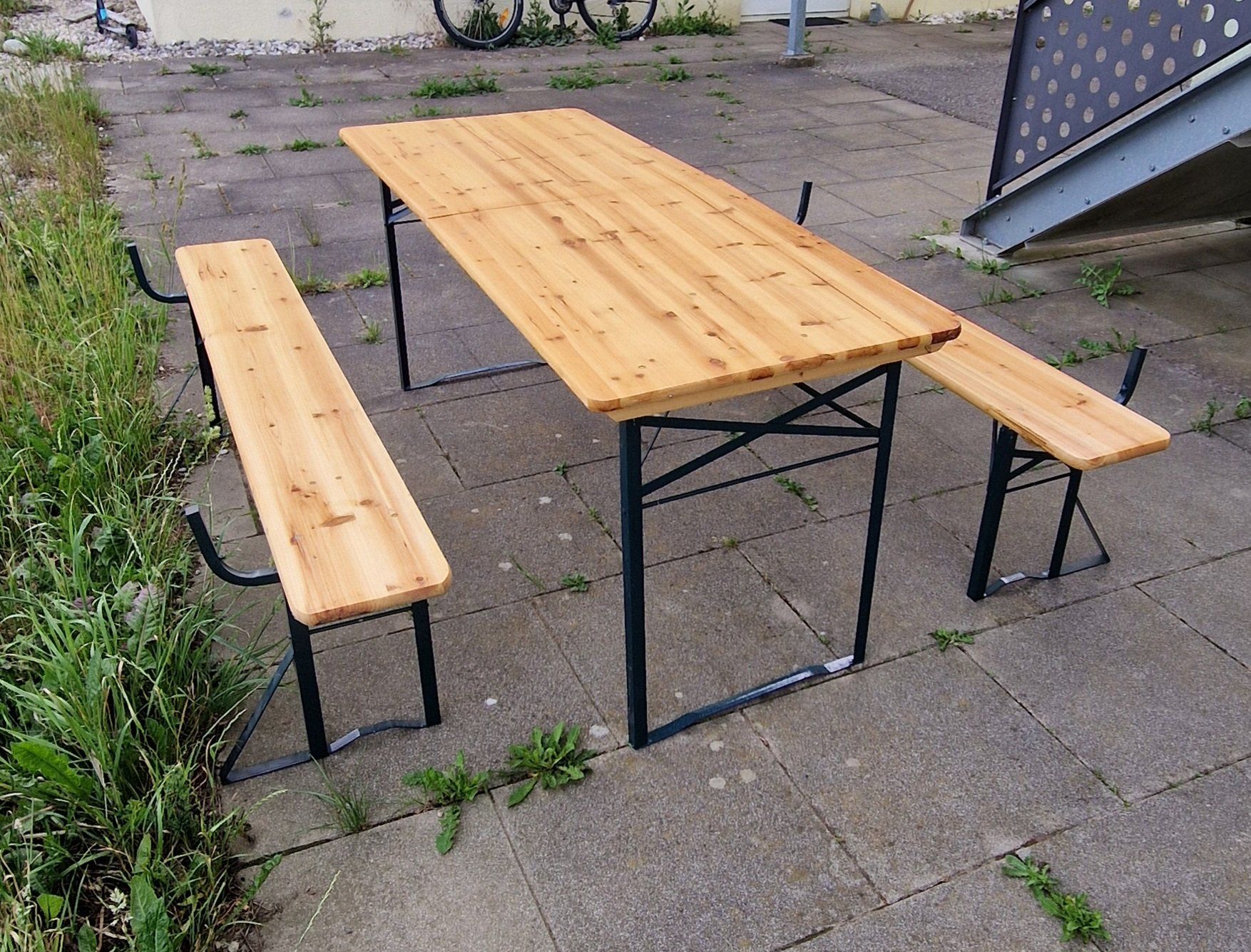 Set di tavolo e panche: Festbank Garnitur klappbar Holz – Usato da Niederbipp venduto da jar_ld82 1
