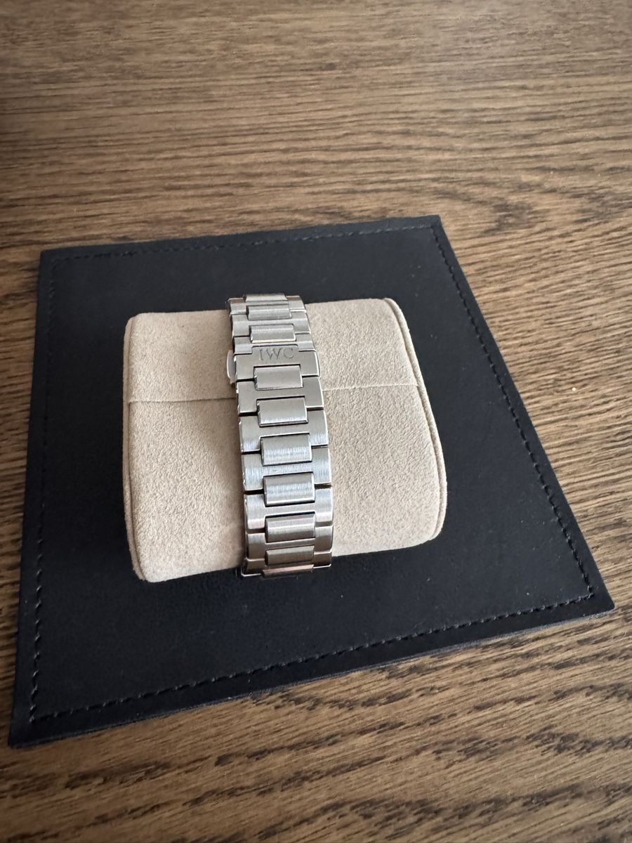 IWC Uhren: IWC Ingenieur Automatic 40 schwarzes Zifferblatt – Gebraucht aus St. Gallen von psc_rd7w 3