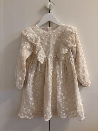 Kleid Zara Spitze Crème Grösse 110, 4-5 Jahre
