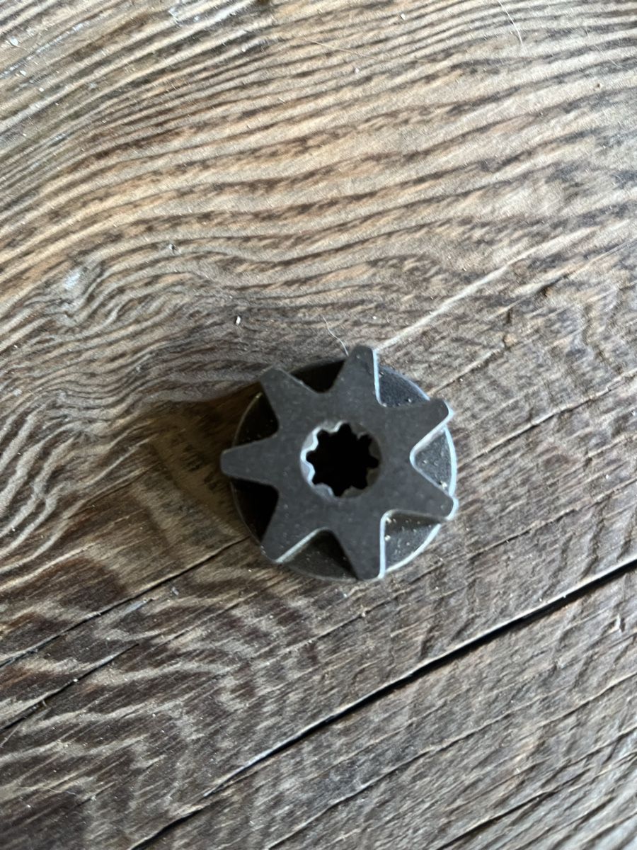 Makita Sägen: Pignon tronçonneuse Makita 0325 – Neu (gemäss Beschreibung) aus La Tour / VS von patoye