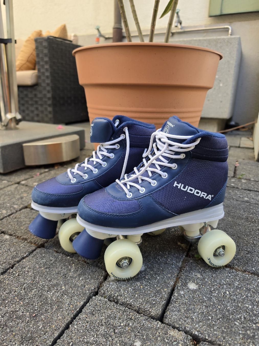 Pattini in linea & Pattini a rotelle: Hudora Rollschuhe »Advanced« LED in Navy. – Usato da Liestal venduto da sbliestal