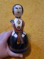 Figure en bois - costume populaire