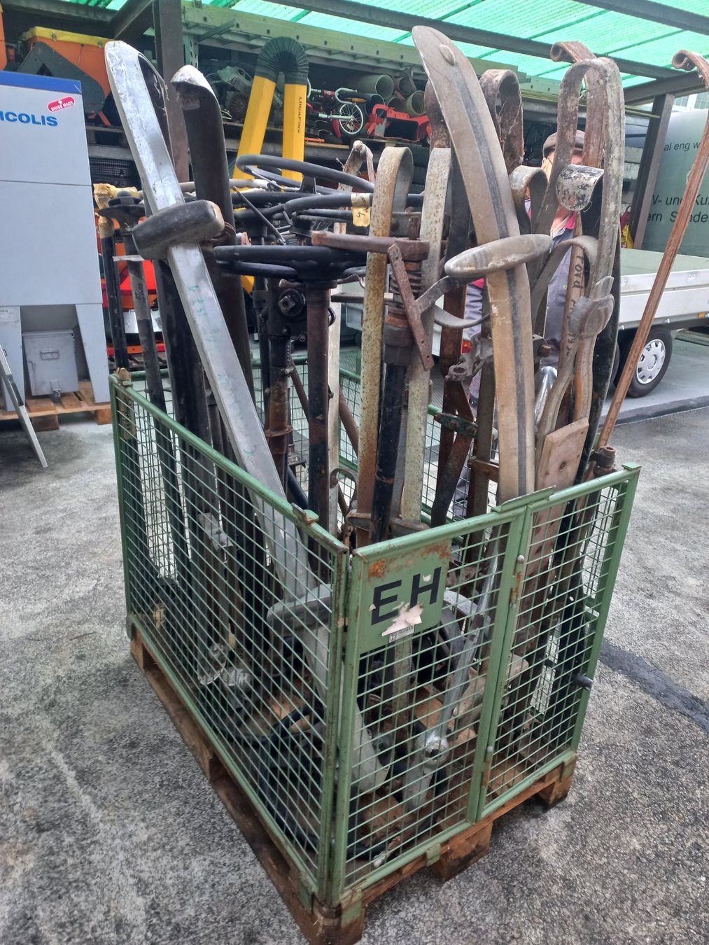 Tutti pezzi di ricambio auto: Rarer Oldtimer Lenkstock / Lenkrad / Stossstange 1900 - 1960 – Usato da Dulliken venduto da Dullikenlerchclassic 3
