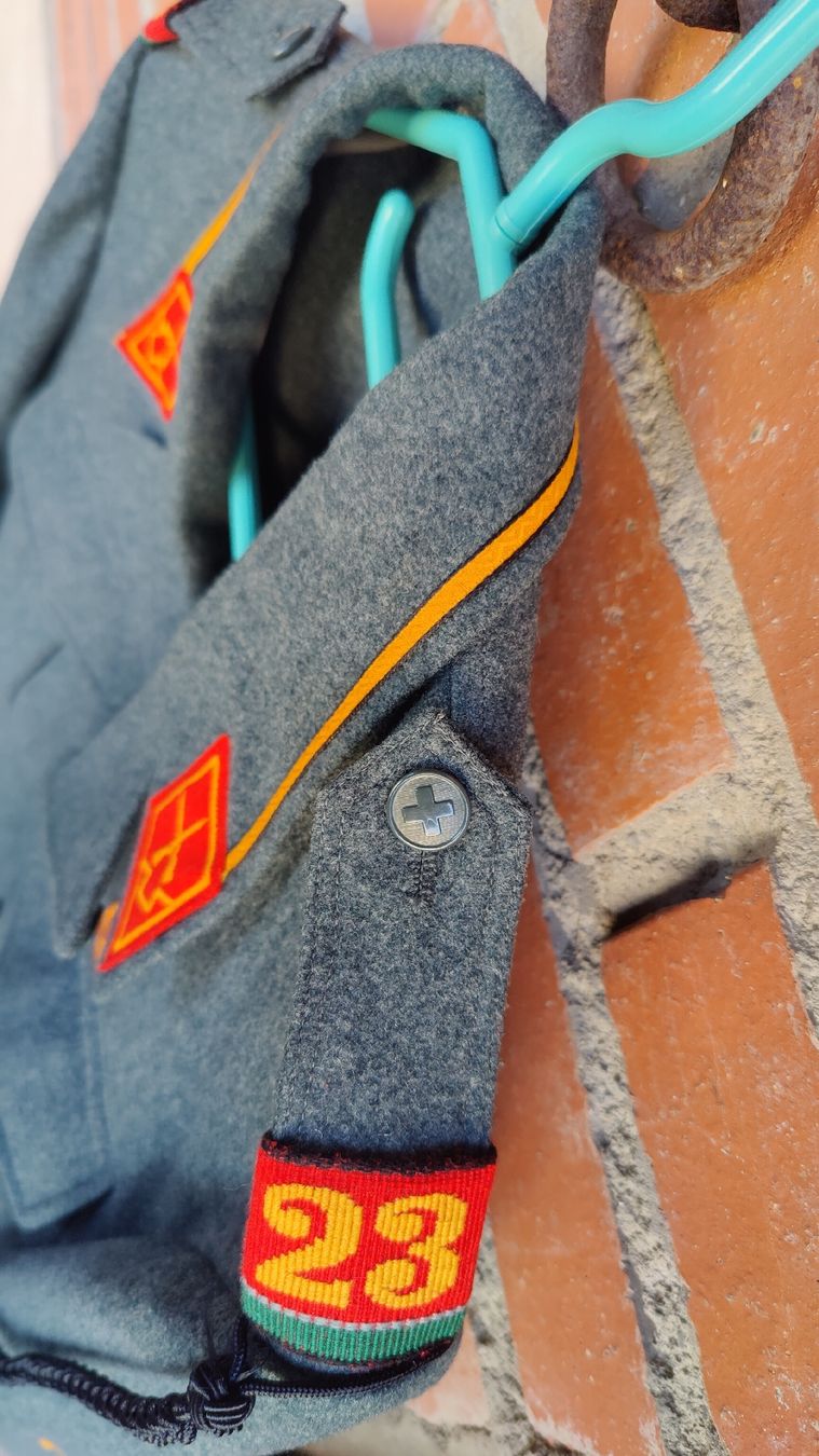 Armée suisse Uniformes: Schweizer Armee Uniform Jacke (L28) – D'occasion à Neuenhof par bro_9zsg 3