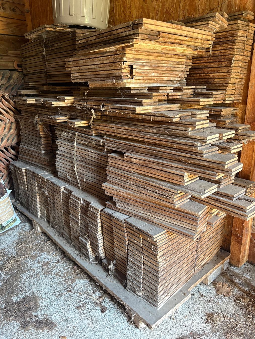 Articoli in legno: Parquet en bois à donner – Usato da Crissier venduto da art_r6cg 1
