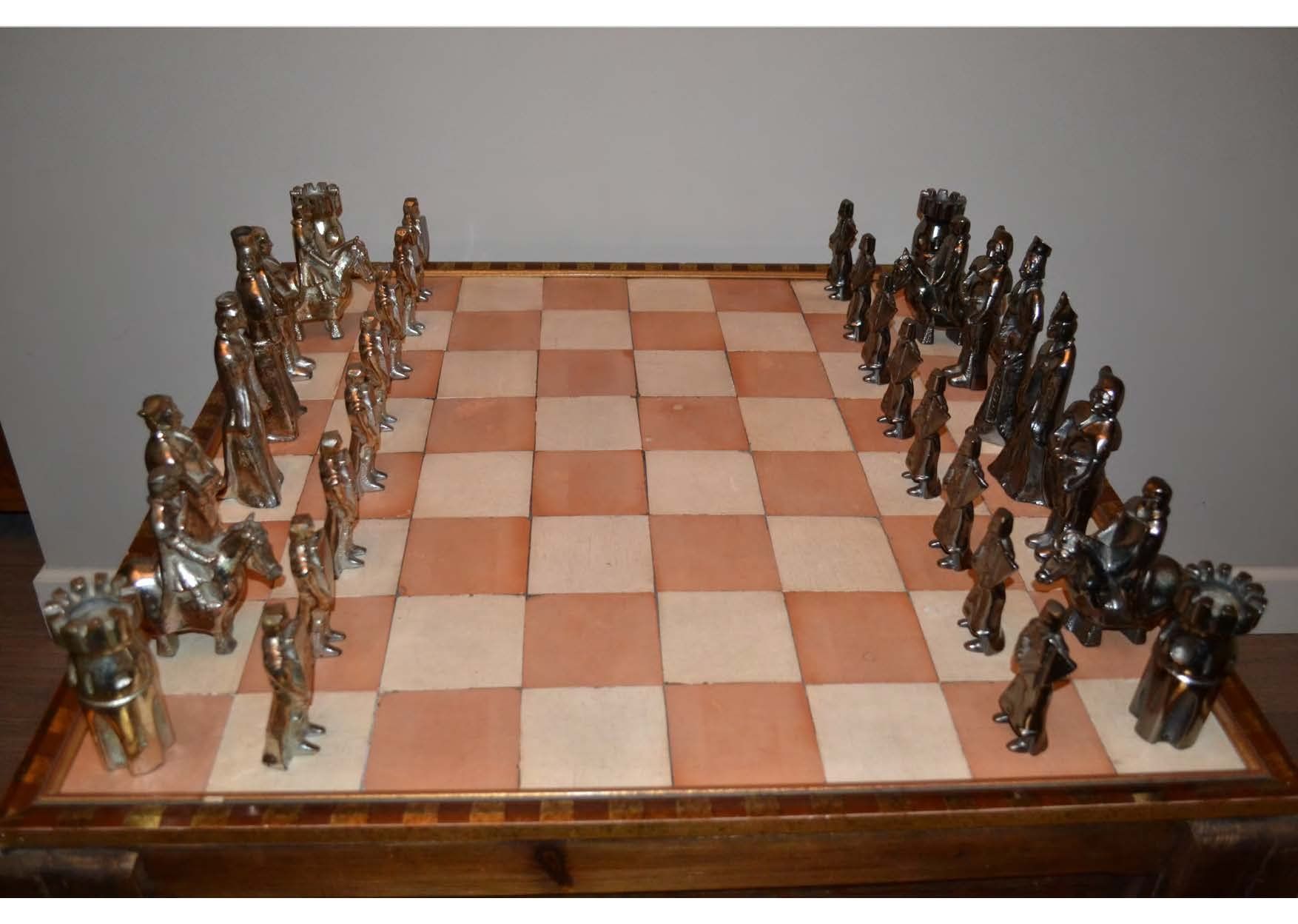 Spiele: Echiquier Table, Pièces en bronzes – Gebraucht aus Veyrier von mabbe