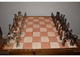 Echiquier Table, Pièces en bronzes