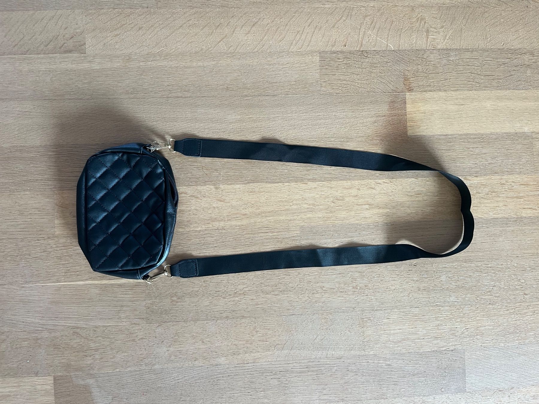Taschen für Damen: Tasche Schwarz – Gebraucht aus Laupen BE von lee_ym6v 1
