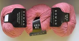 400 g altrosa Strickgarn bestehend aus 30% Merinowolle und 7
