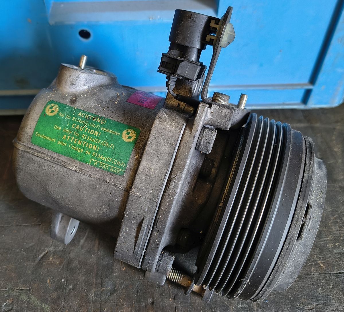 BMW Tutti pezzi di ricambio auto: Klimakompressor BMW E36 M52 320i 323i 328i – Difettoso da Buch b. Frauenfeld venduto da Hoebberreal 1