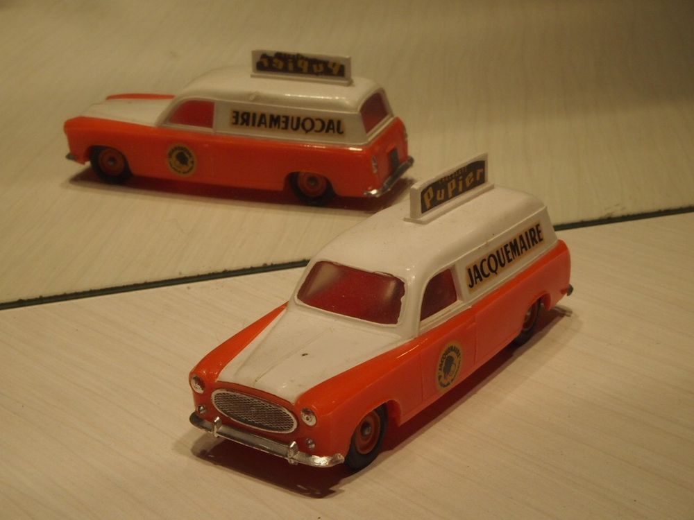 Voiture Miniature Peugeot 403 Publicitaire Chocolat Pupier 1:43 - Années 60 - Occasion Superbe état