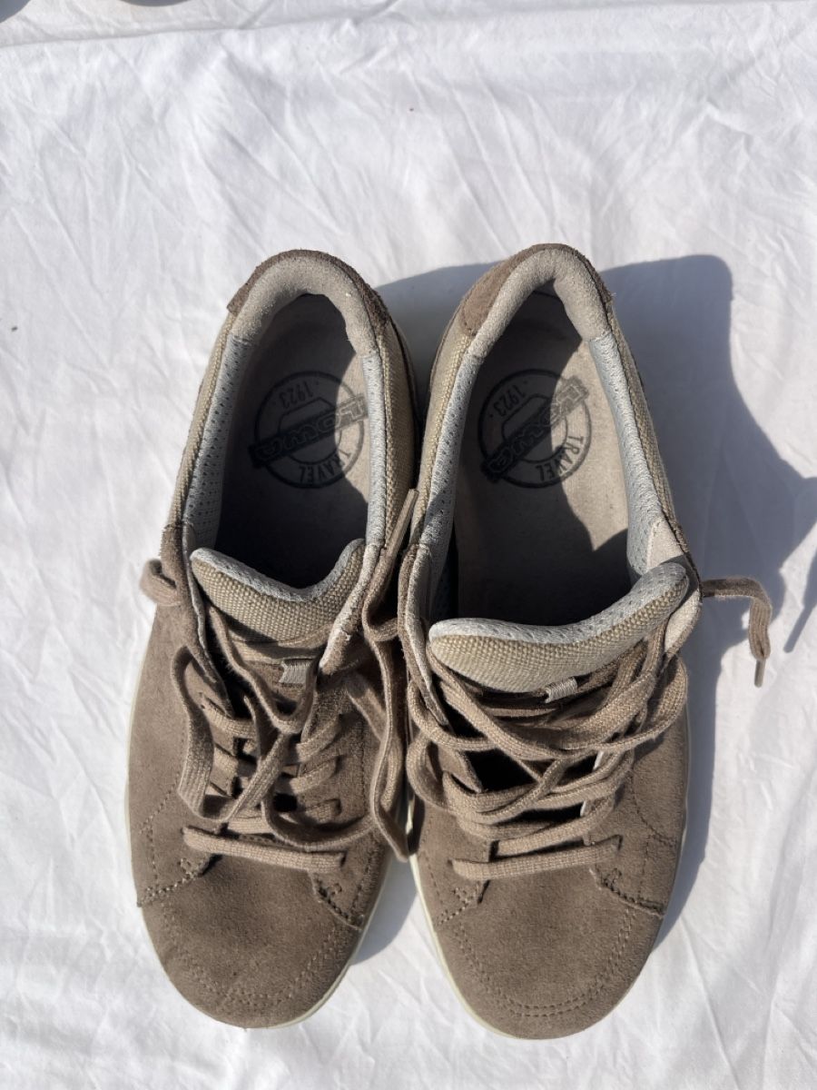 Damenschuhe: Lowa Schuhe beige  – Gebraucht aus Stäfa von vic_x2d6