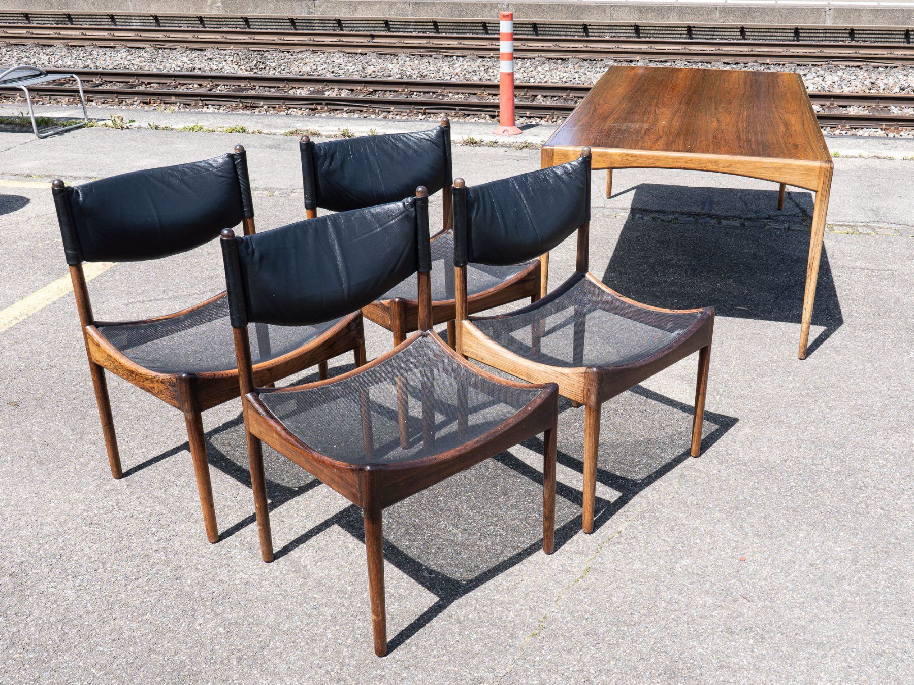 Set di tavolo e panche: 60er "Modus" Design -Set - 6 Stühle, Palisander - Ref 05/51 – Usato da Au ZH venduto da BrockiAu 6