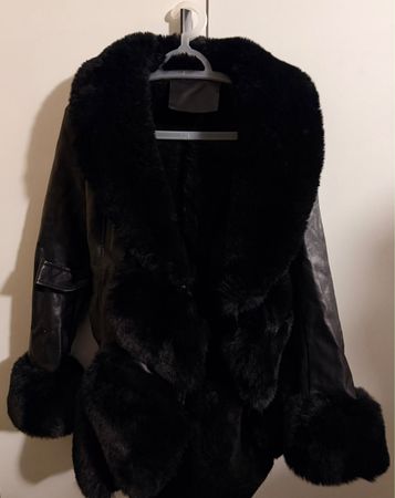 Damen Jacke schwarz mit Kunstfell Kragen guter Zustand