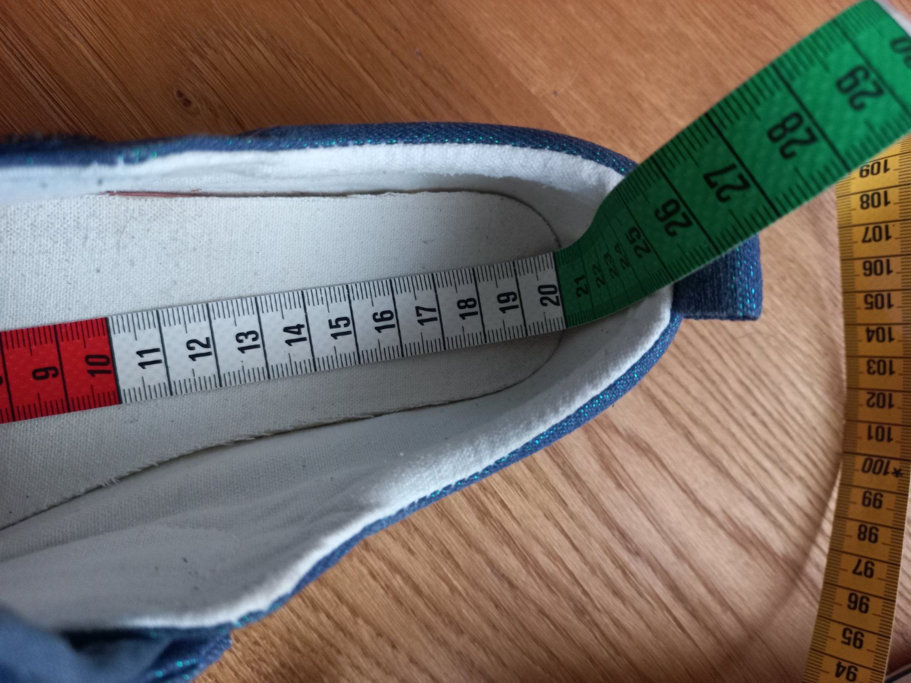 Scarpe per ragazze: Stoffschuhe gr.31(gr.32) – Usato da Bachenbülach venduto da enigmatic 1