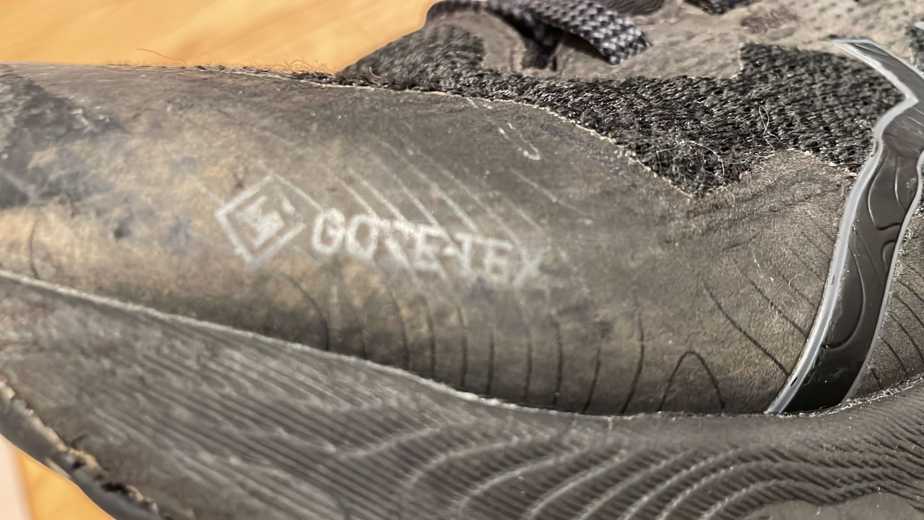 Asics Chaussures garçon: ASICS waterproof shoes for kids – D'occasion à Zürich par yan_h6r5 5
