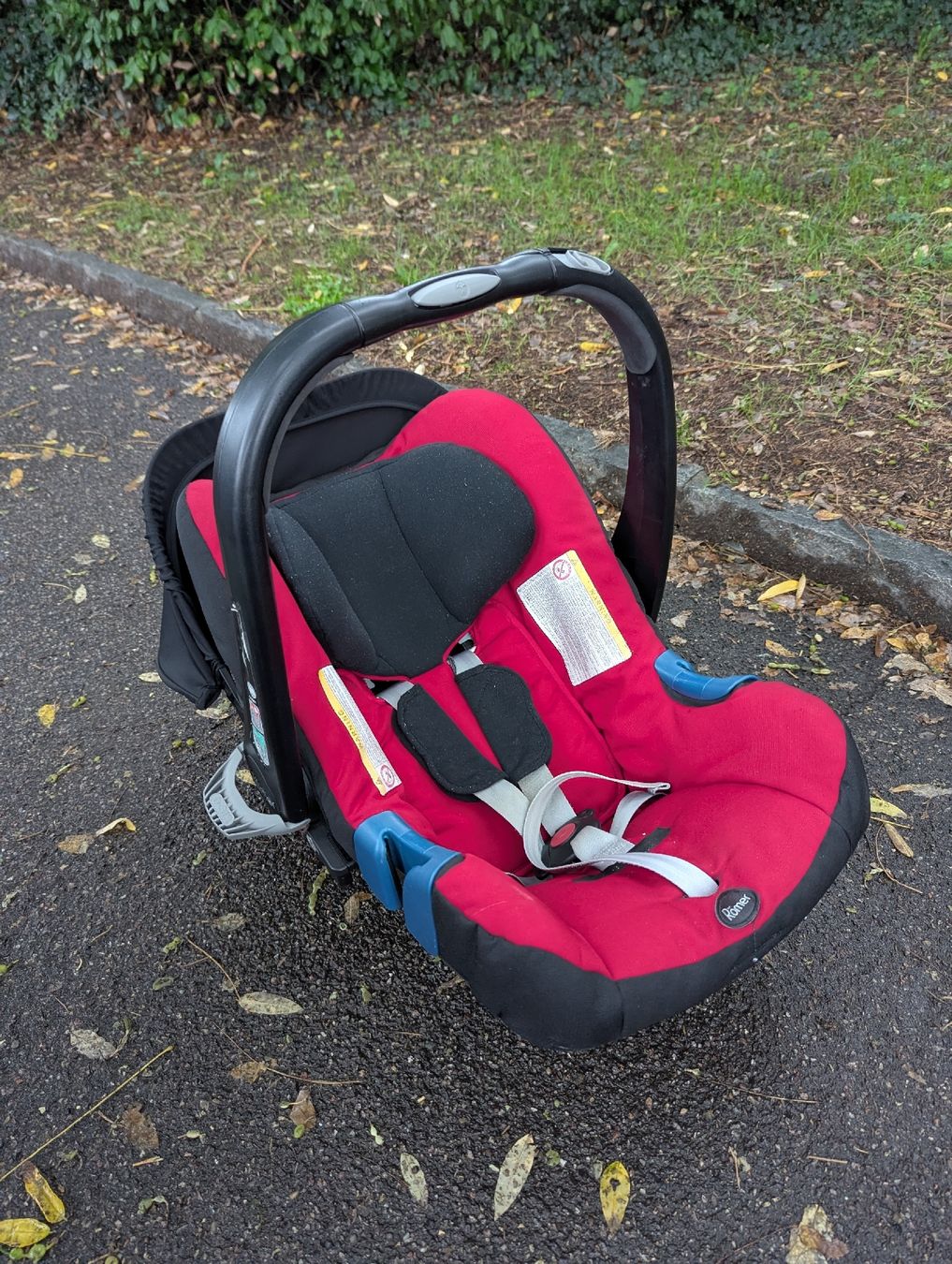 Britax Römer Seggiolini per auto: Autositz Baby Kindersitz – Usato da Muttenz venduto da cor_nln8 7
