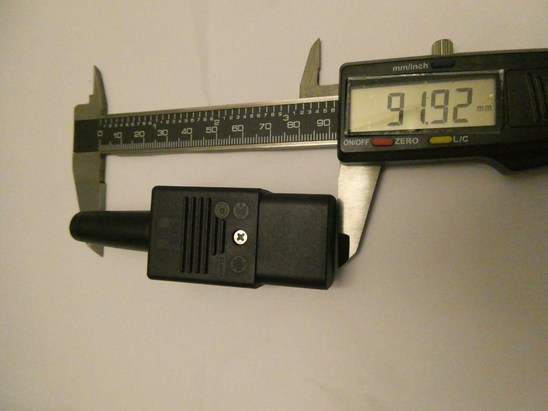 Elektronikbauteile: IEC Kabelstecker C19 – Neu (gemäss Beschreibung) aus Fulenbach von Hach0 4