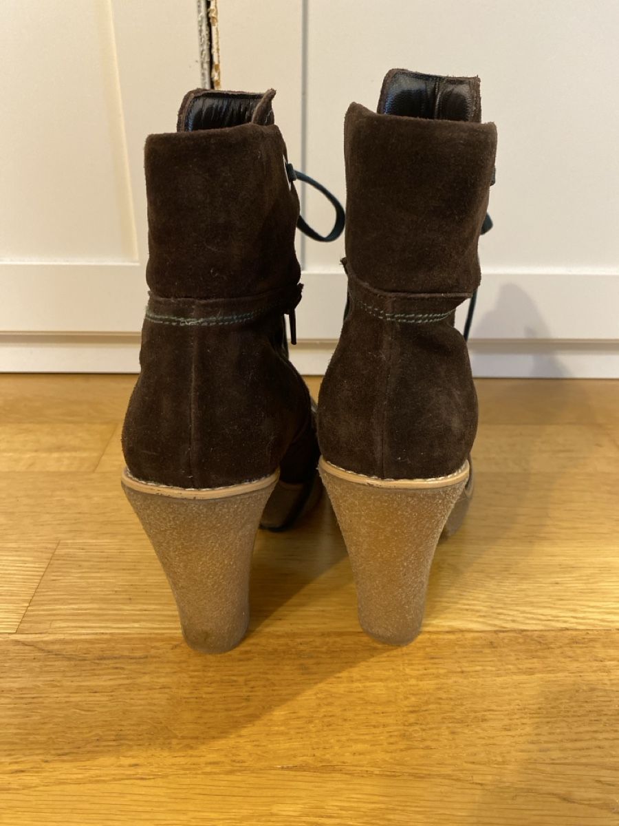 Scarpe da donna: Stiefeletten im traditionellen Stil, von JFK, – Usato da Zürich venduto da sim_hly6 4