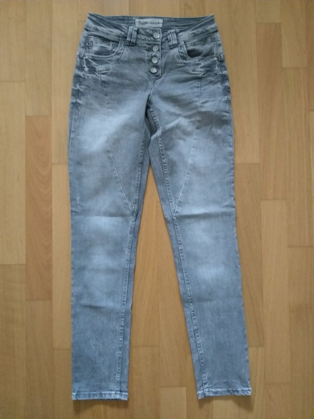 Cecil Jeans: CECIL Jeans SCARLETT taille / Grosse 25 – Usato da Cossonay-ville venduto da Super-Price-Quality