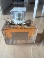 2 grosse Parfümerie-Dekoflakons  Miss Dior & Dolce