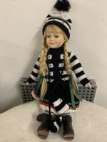 schöne Porzellanpuppe, ca. 50 cm