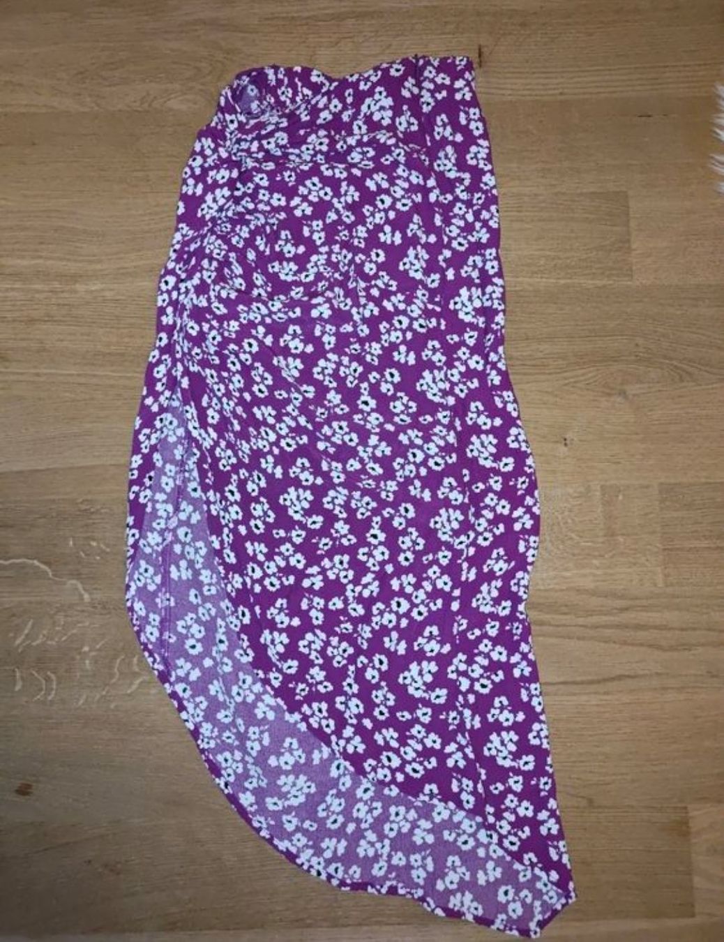 Bershka Röcke: Sommerrock mit Blumenmuster von Bershka – Gebraucht aus Emmen von MeyselAt 1