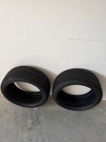 2 pneus 225/40 R18 92W M+S – bon état