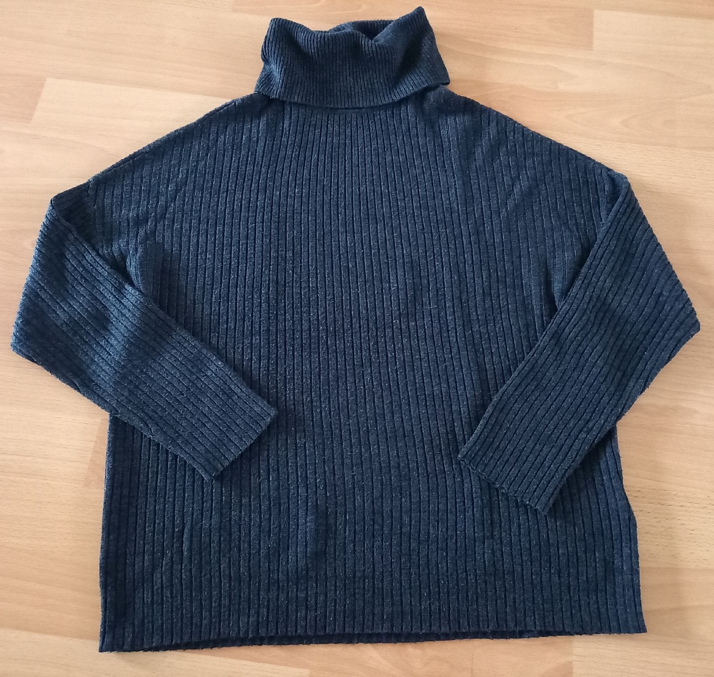 Pullover & Sweatshirts: Rollkragenpullover in Grösse XS – Gebraucht aus Obernau von Corolli