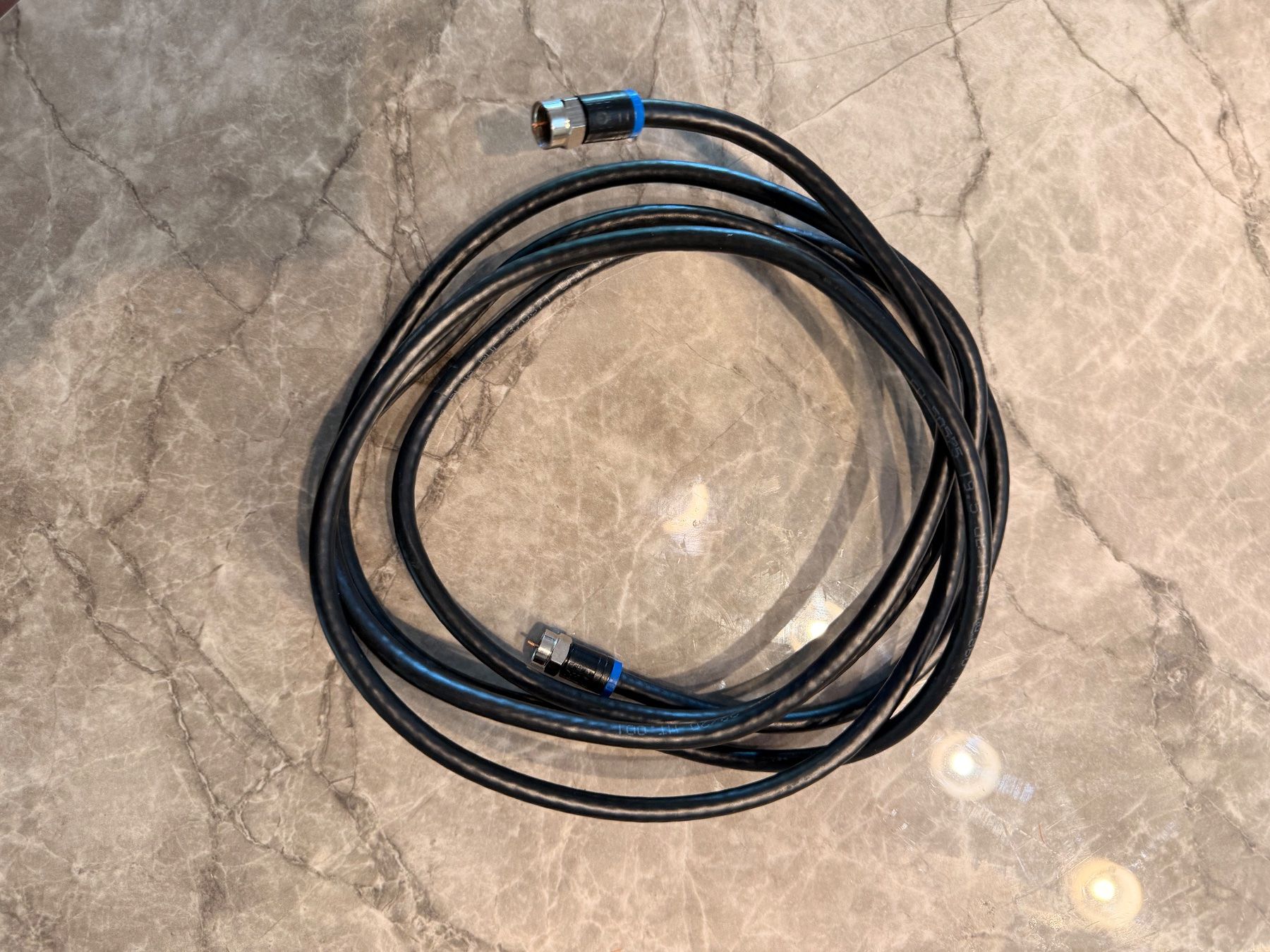 Cavi: Langes Satellitenkabel in schwarz – Usato da Balgach venduto da ren_xy57
