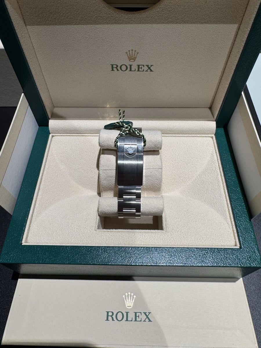 Rolex Uhren: Rolex Explorer II – Neu und originalverpackt aus Chur von alt_lwl9 1