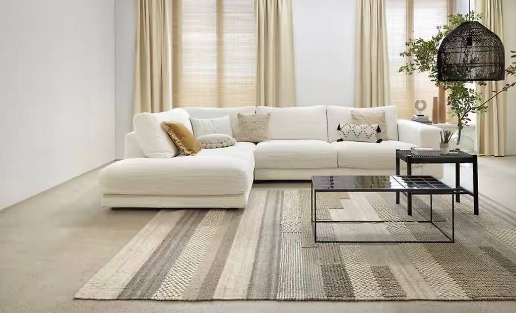 Livique Divani: gepflegtes Sofa mit Cordstoff – Usato da St. Gallen venduto da jeanninesharon 4